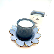 Load image into Gallery viewer, Periwinkle Petal Dish with Alixx candle
