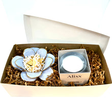 Load image into Gallery viewer, Periwinkle Matchstick Votive with Alixx Candle
