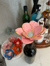 Load image into Gallery viewer, Flower Wine Cork

