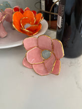 Load image into Gallery viewer, Flower Wine Cork
