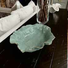 Load image into Gallery viewer, Light Green Crocodile Porcelain Bowl
